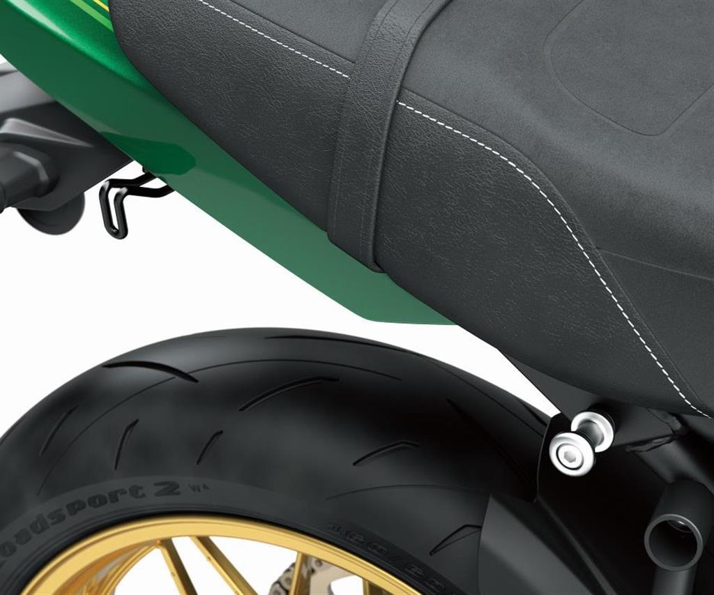 Gancho para amarrar bagagem (Z650RS)