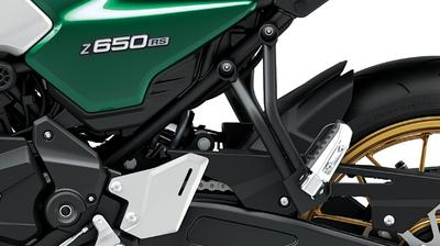 Suspensão traseira horizontal com backlink