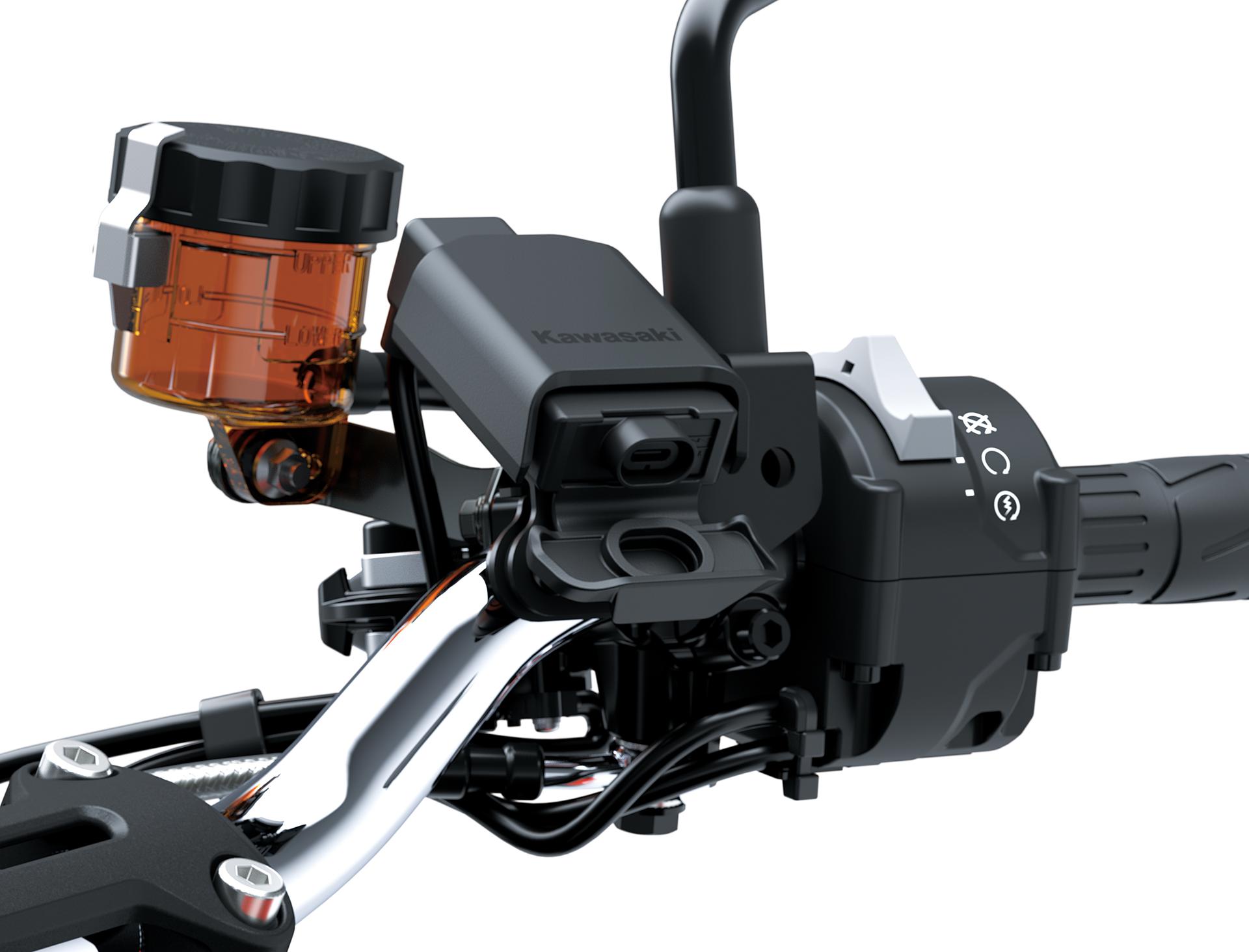 Tomada USB-C (Z900RS)